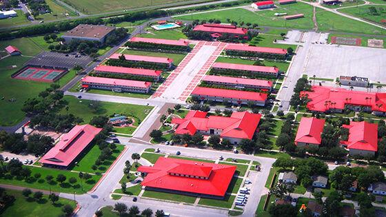 una vista aérea de la Marine Military Academy en Harlingen, TX
